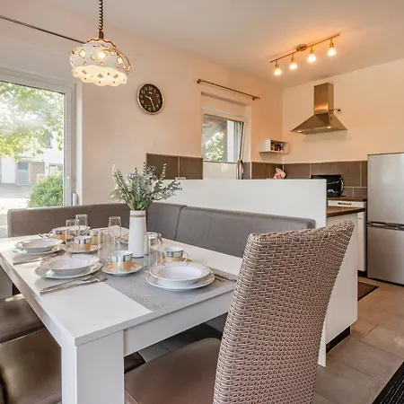 Reusenhof Am Haff Apartamento *